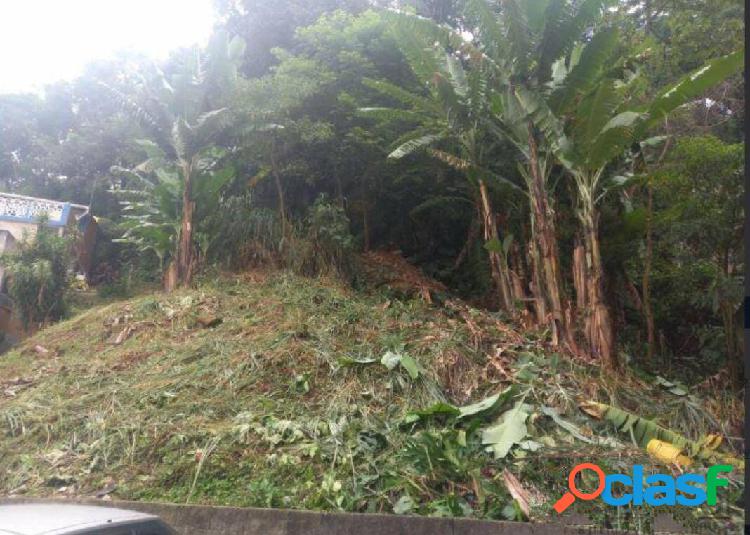 Terreno no Bairro Vila Irmãos Arnoni, aceita permuta