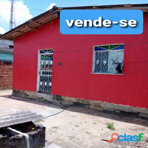 VENDE-SE CASA