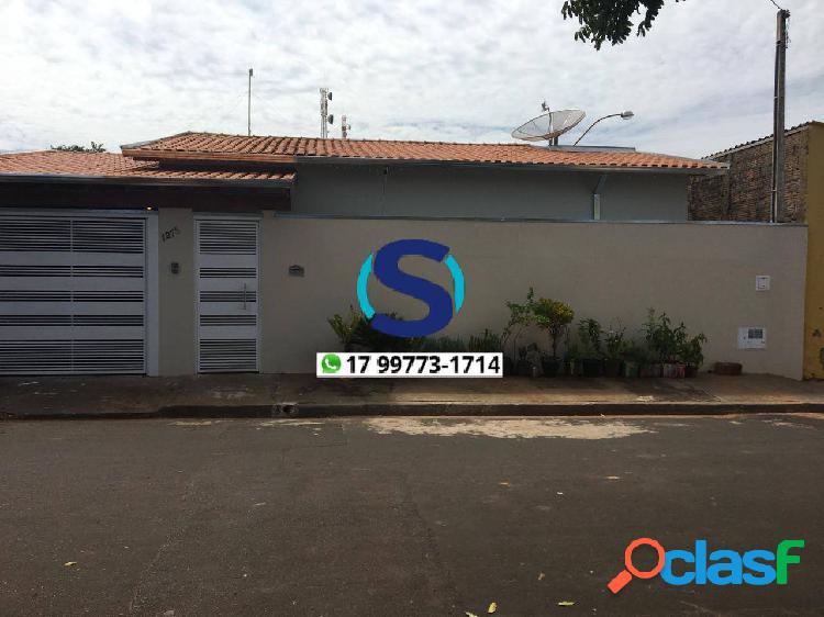 Vende-se casa no centro de Indiaporã - SP