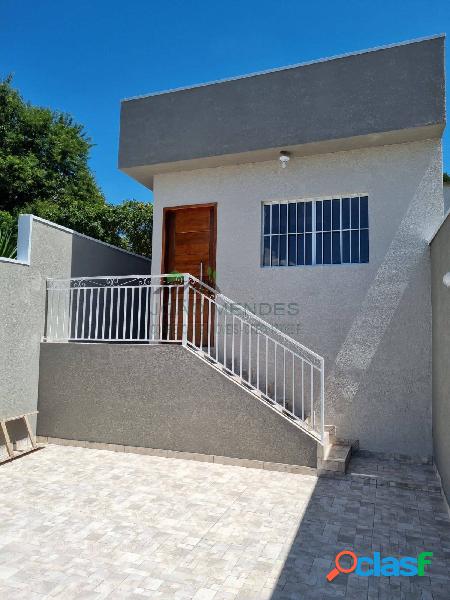 Casa nova à venda no Parque São Pedro, em Atibaia/SP.