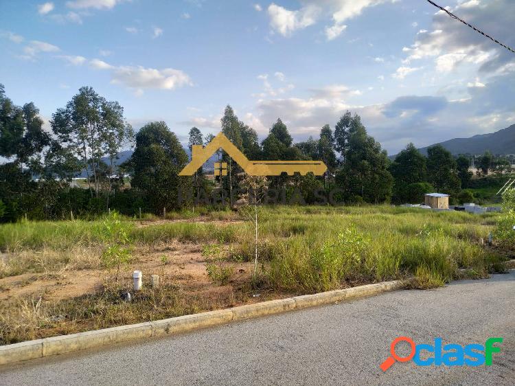 Terreno à venda em Governador Celso Ramos com 360m².
