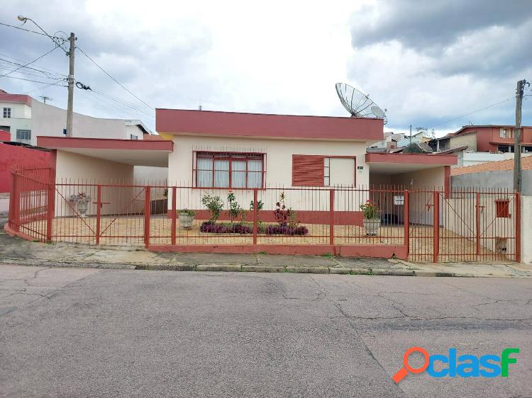 Casa térrea com 3 dormitórios - Jardim Pacaembu - Jundiaí