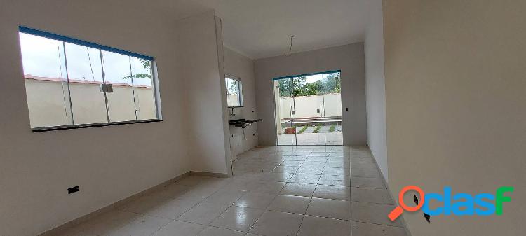 Casa com piscina, em Itanhaém, com 2 dormitórios, R$ 260