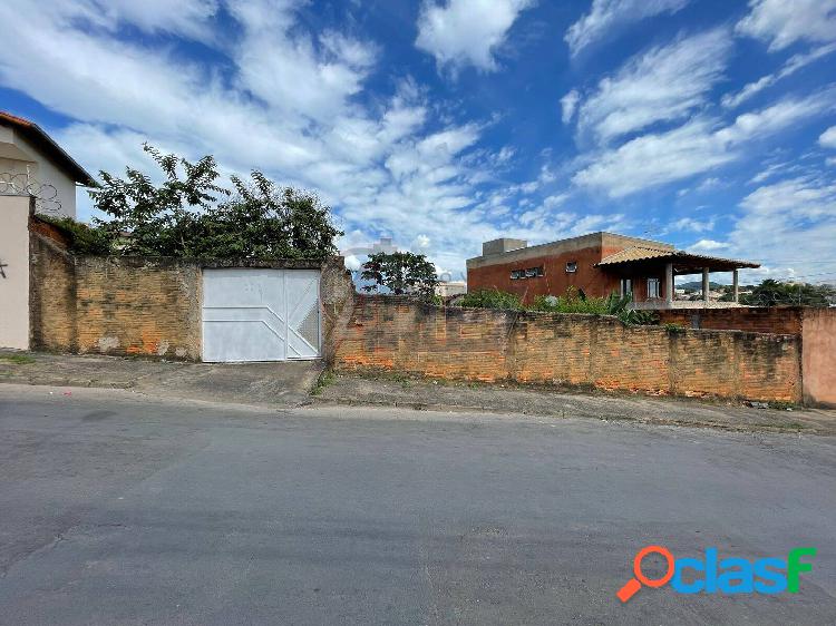 Bairro Canelas - Terreno com área de 306,25 m2