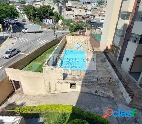 Belo apartamento com 3 dormitórios e 1 vagas na de