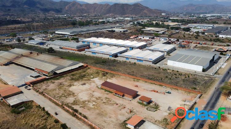 Venta Terreno Industrial-Comercial en los Guayos. 19.643.12.