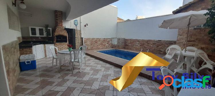 CASA INDEPENDENTE COM PISCINA EM ÁREA NOBRE