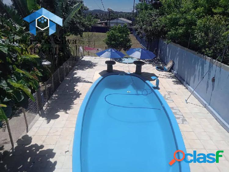 Casa, Quiosque e Piscina, condomínio fechado!