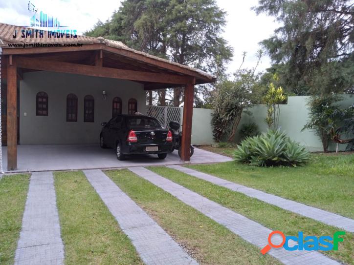 CASA COM SALA E VISTA PANORÂMICA, EM CONDOMNIO FECHADO - km