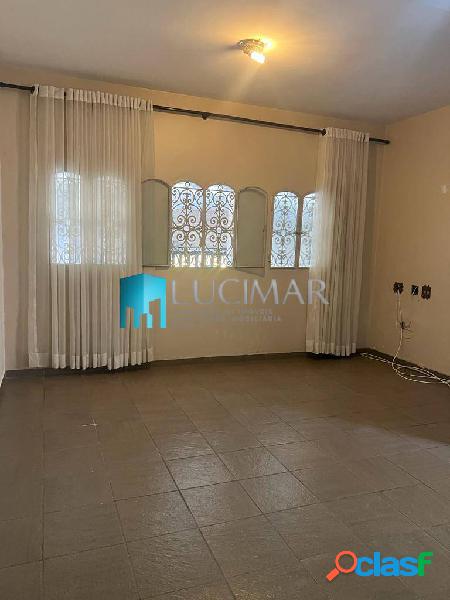 CASA NO PARQUE MARIA HELENA Á VENDA COM 4 DORMITÓRIOS -