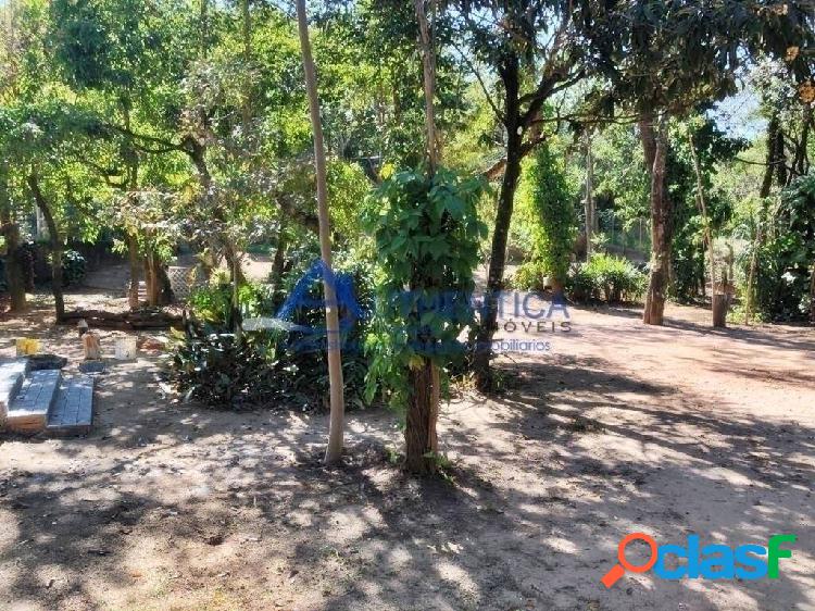 Terreno de chácara com 1.400 m²