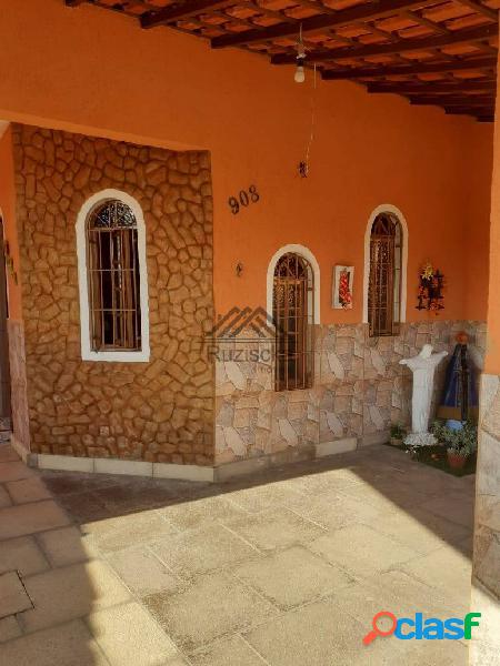 CASA LADO PRAIA A VENDA EM ITANHAÉM/SP COM 3 DORMITÓRIOS.