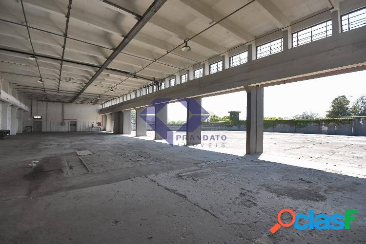 GALPÃO PARA ALUGAR COM 3700M² DE TERRENO 1361M²