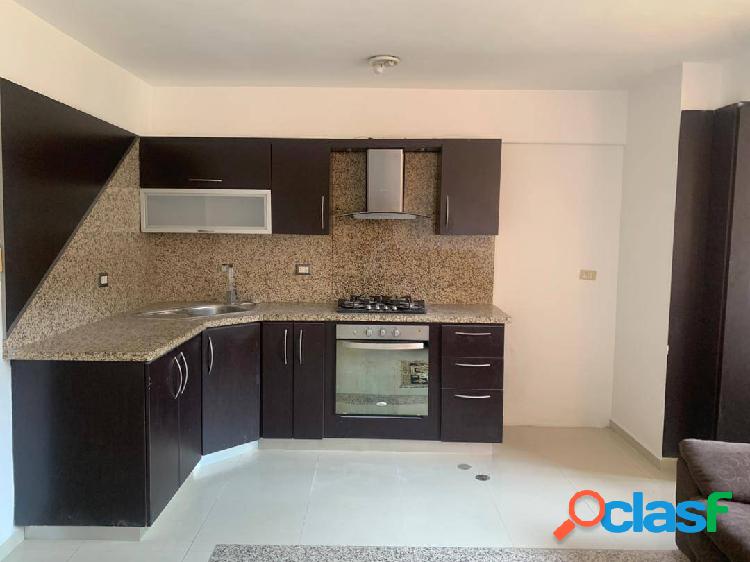 SE ALQUILA APARTAMENTO, RES. BALLY SUITES, EL PARRAL,