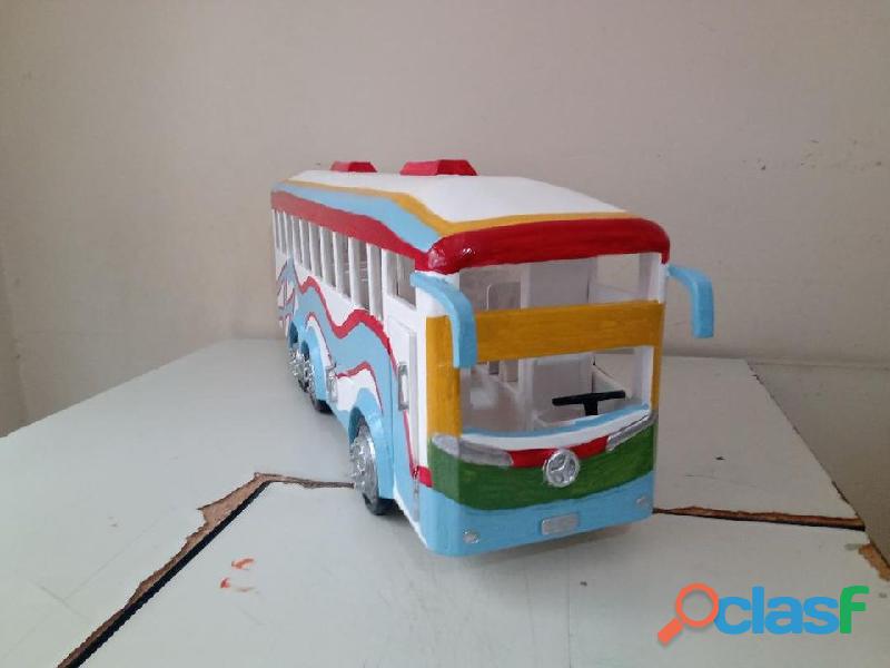 Ônibus De Viagem De Brinquedo Em Madeira Pura