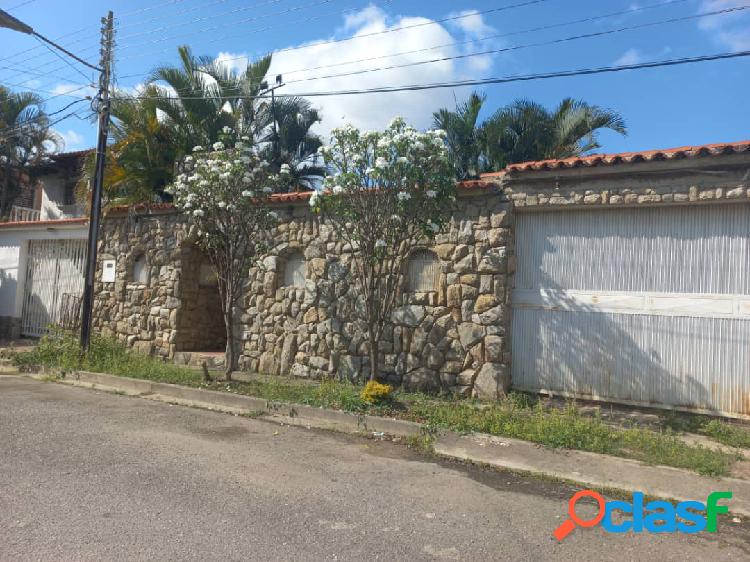 En venta casa ubicada en Naguanagua Naranjal calle cerrada