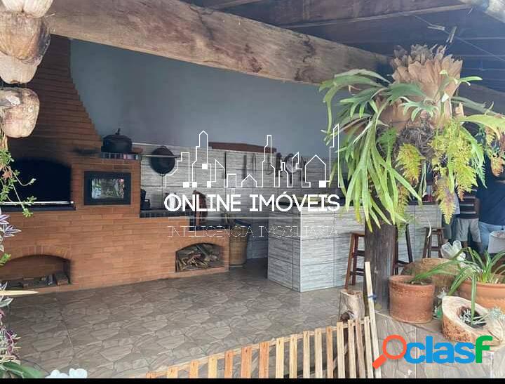 EXCELENTE CASA com 300m² - Localizado Jd. Suécia I,