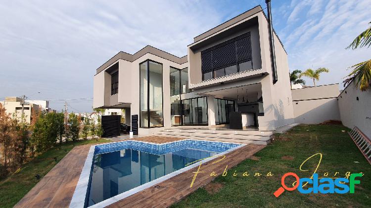 Luxuosa casa a venda no Swiss Park