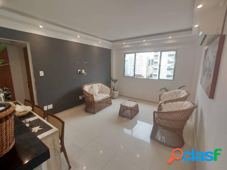 Apartamento 2 Dormitórios - Garagem- 1 Quadra da Praia -