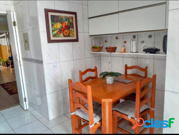 Sobrado à venda, 71 m², 2 quartos, 2 banheiros