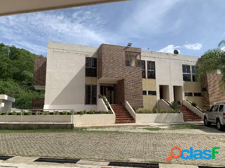 Townhouse en venta en Altos de aricagua (170ms)