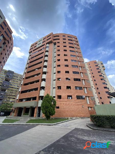 Venta de amplio apartamento en Portal de Mañongo con Planta