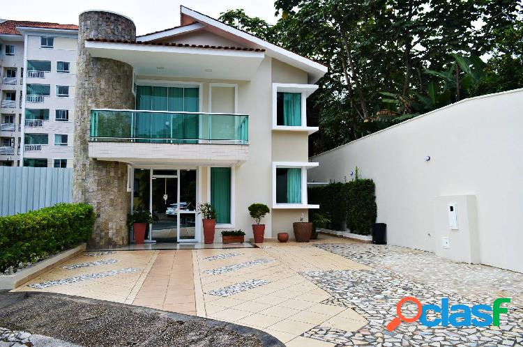 Casa com 03 suites para locação no Vincitore