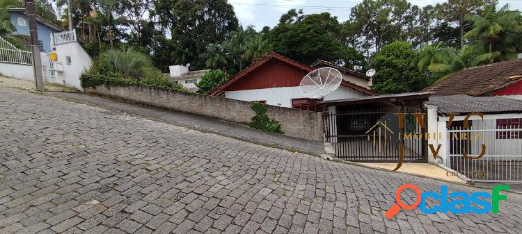 Casa no Bairro Vila Nova, com terreno que tem 448 m²