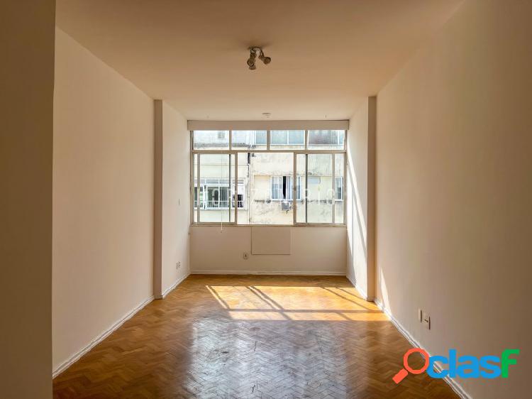 Lindo apartamento de 3 quartos de 118 m2 a reformar à venda