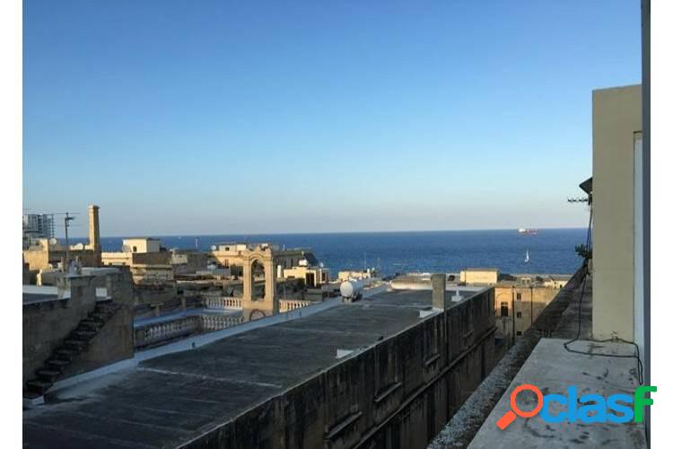 2 bedrooms apartment for rent in Valletta