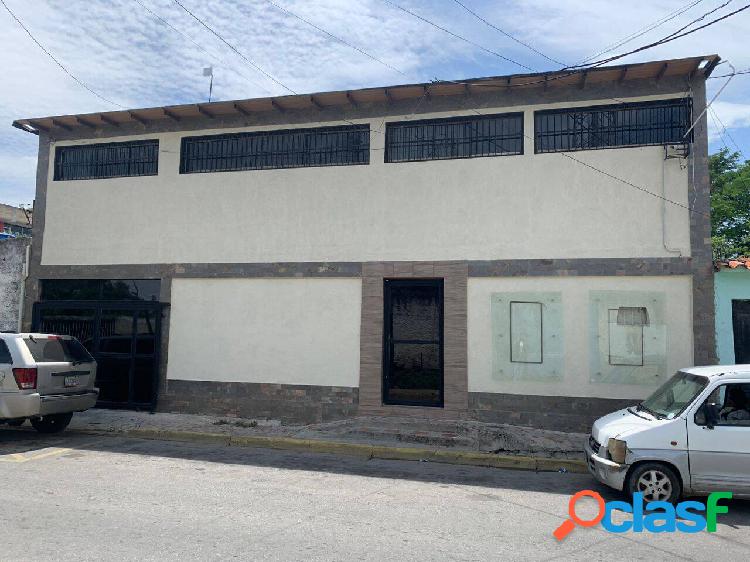 En venta Centro médico en Guaraca A MEDIA CUADRA DEL C.C