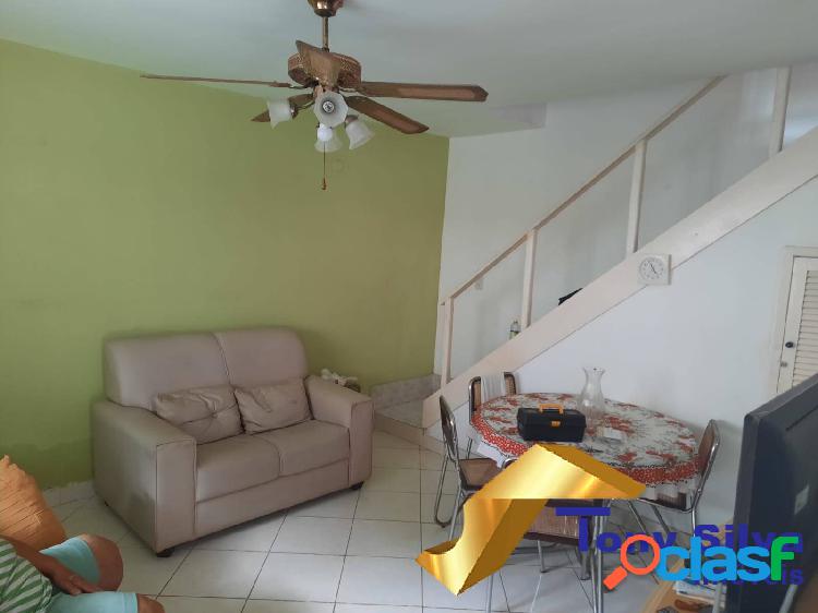Excelente casa duplex em Vila