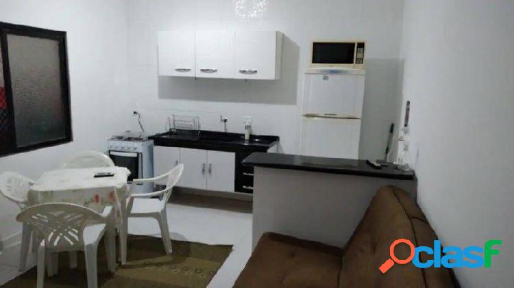 Locação - Lindo apartamento em prédio frente ao mar de