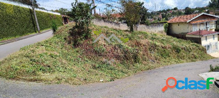 OPORTUNIDADE! Terreno de esquina com ótima localização