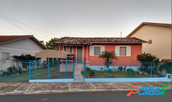 Casa com 3 dormitórios à venda, 144 m² por R$ 380.000 -