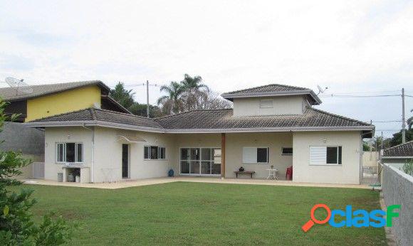 Casa com 3 dormitórios à venda, 215 m² por R$