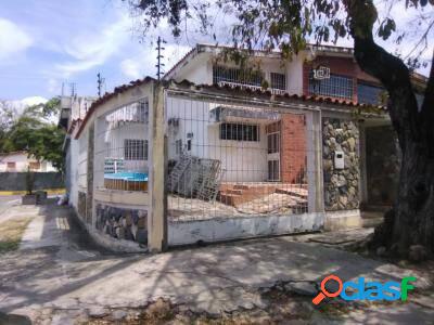 Casa comercial en alquiler en El Trigal Sur 260m2