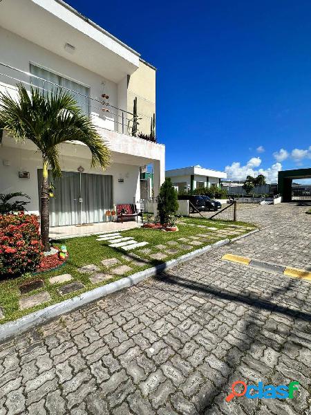 Casa de condomínio com 3 quartos, 250m², à venda em