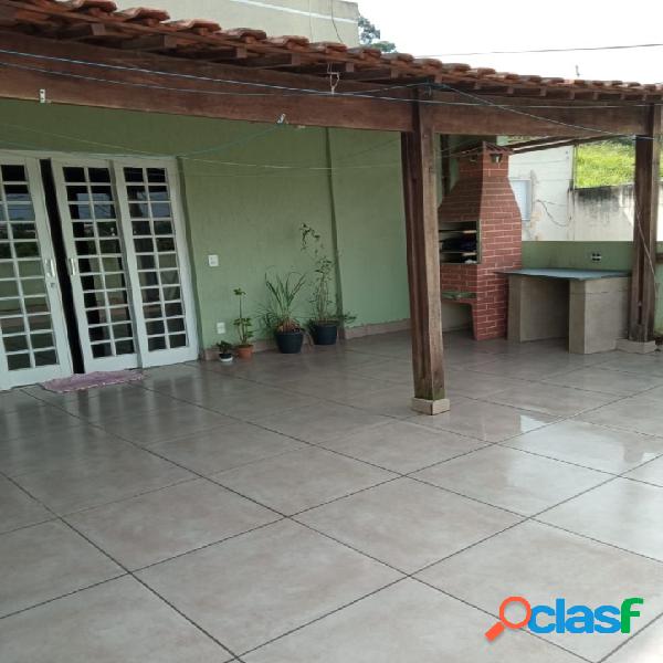 Sobrado-3 dorm.com 196 m² por R$ 560.000,00 - Pq Gerassi