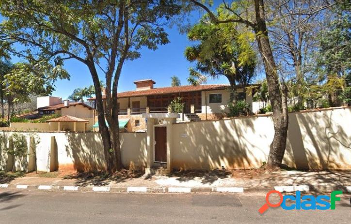Sobrado com 3 dormitórios, 1 suíte, piscina e