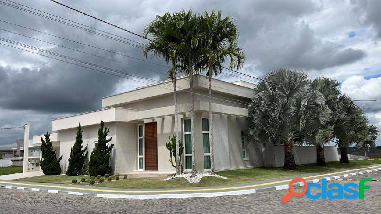 Vende-se Casa de Alto Padrão na Avenida Nóide Cerqueira