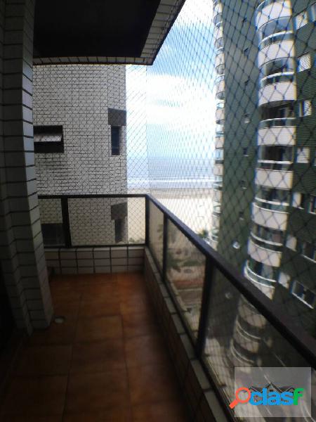 Apartamento de 03 dorms no forte vista mar