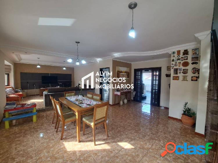 Locação - Sobrado com Piscina - 217 m² - Condomínio