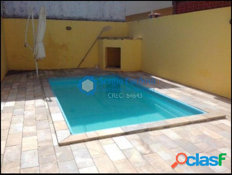 SOBRADO EM CONDOMÍNIO FECHADO COM PISCINA APENAS 250M DO