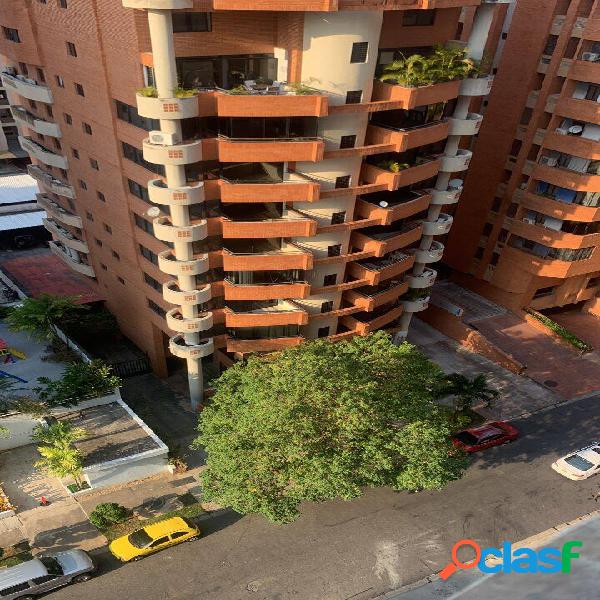 APARTAMENTO EN VENTA EN TRIGALEÑA ALTA, RES MARTINA