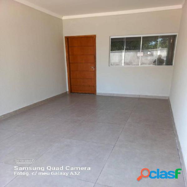 Casa com 2 dormitórios no condomínio Residencial Belle