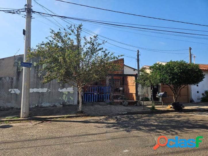 Casa com 3 dormitórios no Jardim Solange. Necessita de