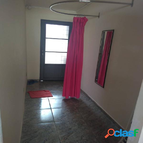 Casa com sala comercial de 70m² no Jardim Bela Vista