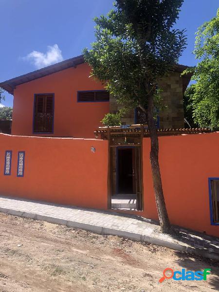 Casa nova com até 3 suítes em rua charmosa na Praia da