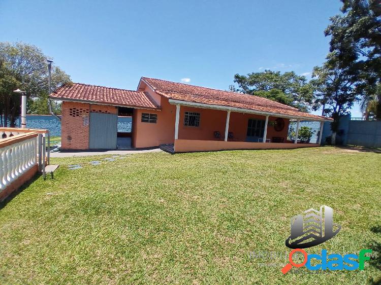 Chácara Com Piscina e 2.700m² de Terreno